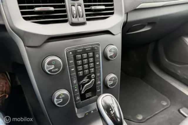 Volvo V40 (2018) thumbnail 17