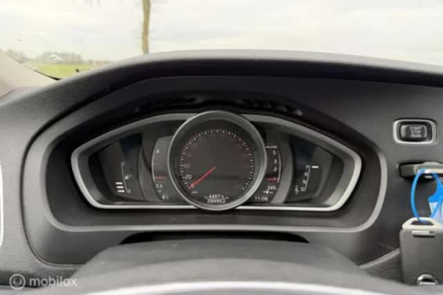 Volvo V40 (2018) thumbnail 19
