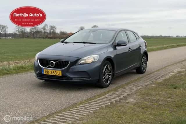 Volvo V40 (2018) thumbnail 3