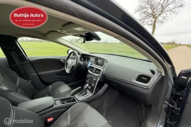 Volvo V40 (2018) thumbnail 4