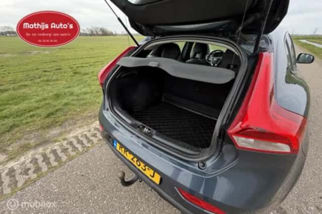 Volvo V40 (2018) thumbnail 8