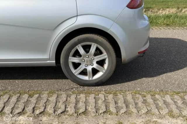 SEAT Leon (2005) thumbnail 11