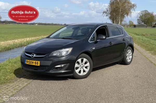 Opel Astra (2014) — foto 1