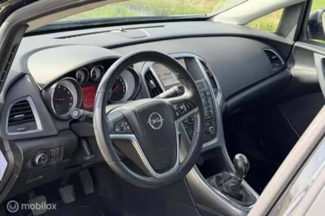 Opel Astra (2014) thumbnail 17