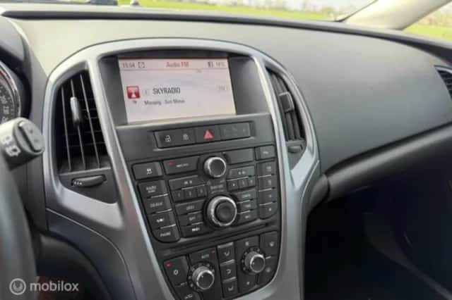 Opel Astra (2014) thumbnail 19
