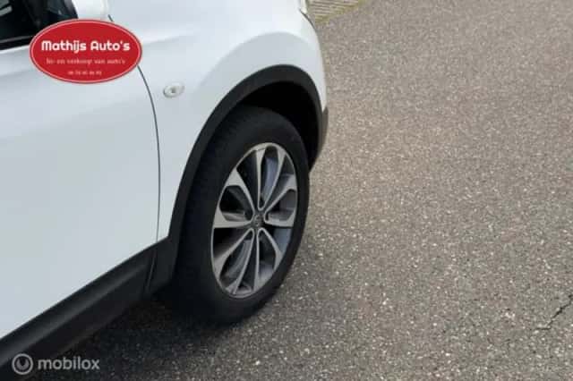 Nissan Qashqai (2023) thumbnail 9