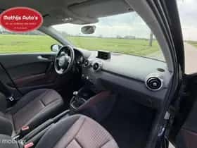 Audi A1 (2012) thumbnail 4