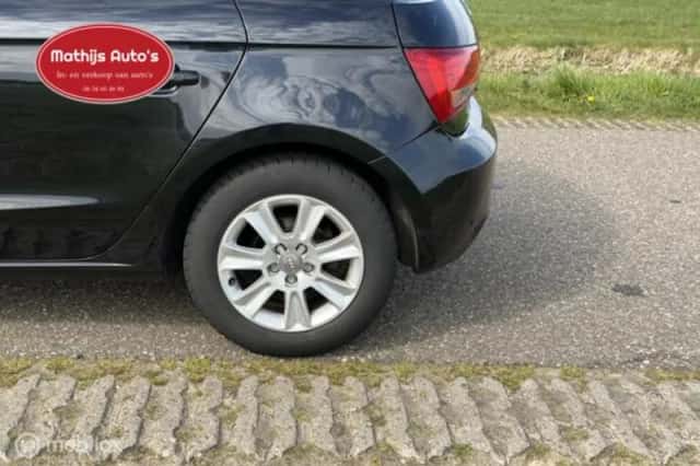 Audi A1 (2012) thumbnail 10