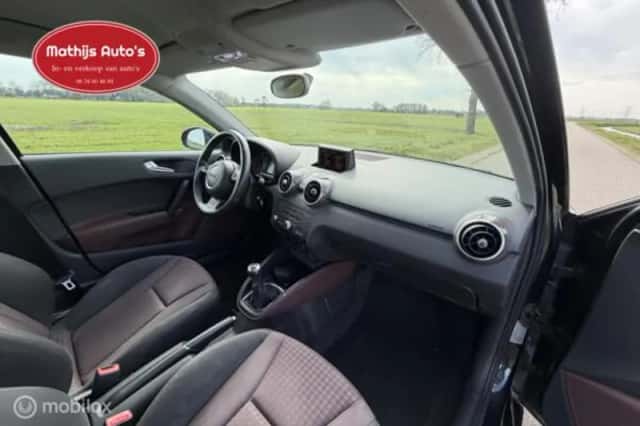 Audi A1 (2012) thumbnail 4