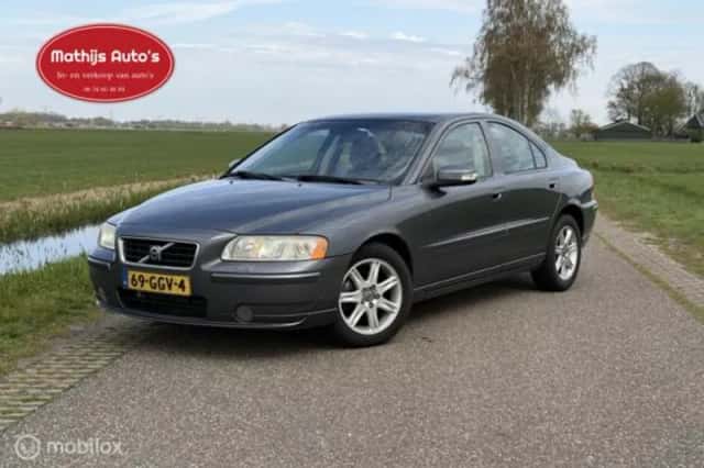 Volvo S60 (2008) thumbnail 1
