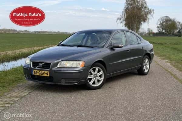 Volvo S60 (2008) — foto 1