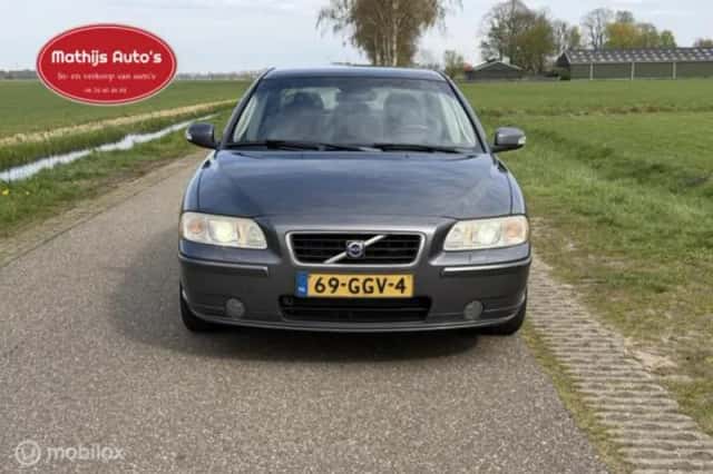 Volvo S60 (2008) thumbnail 2