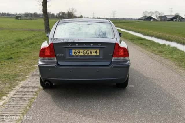 Volvo S60 (2008) thumbnail 12
