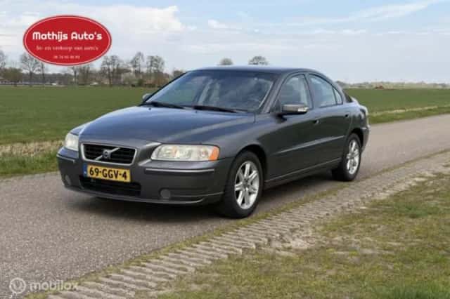 Volvo S60 (2008) thumbnail 3