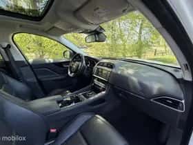 Jaguar F-Pace (2016) thumbnail 11