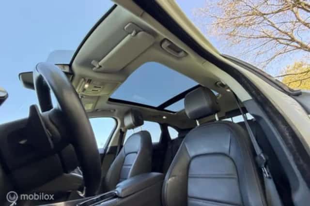 Jaguar F-Pace (2016) thumbnail 18