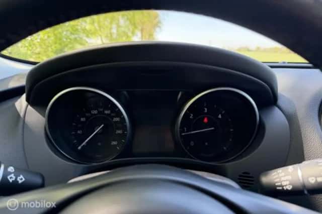 Jaguar F-Pace (2016) thumbnail 19