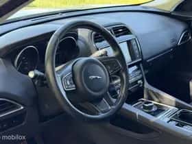 Jaguar F-Pace (2016) thumbnail 26