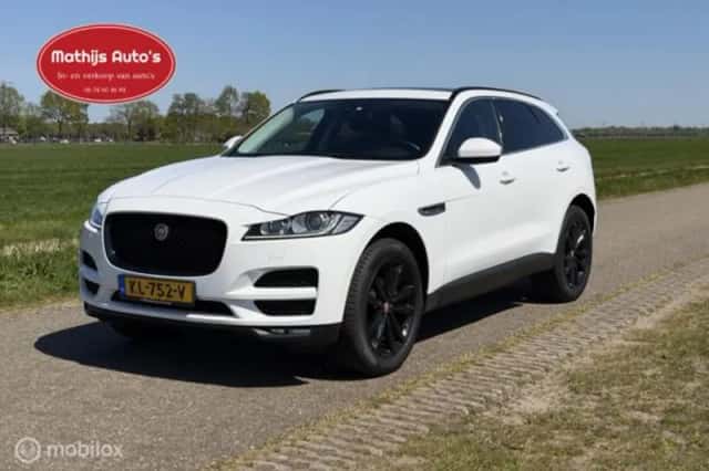Jaguar F-Pace (2016) thumbnail 4