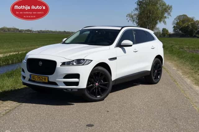 Jaguar F-Pace (2016) thumbnail 1