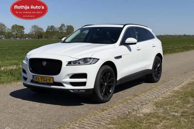 Jaguar F-Pace (2016) thumbnail 4
