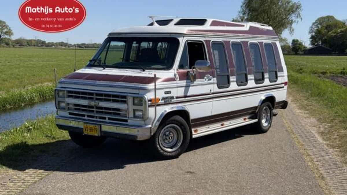 Chevrolet USA (1990) — foto 1
