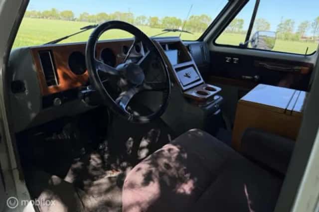 Chevrolet USA (1990) thumbnail 24