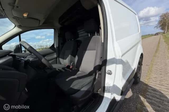 Ford Transit (2016) thumbnail 16