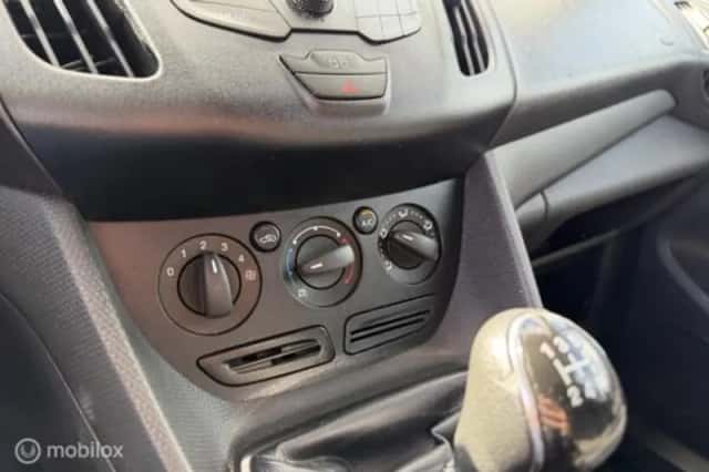 Ford Transit (2016) thumbnail 22