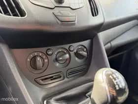 Ford Transit (2016) thumbnail 22
