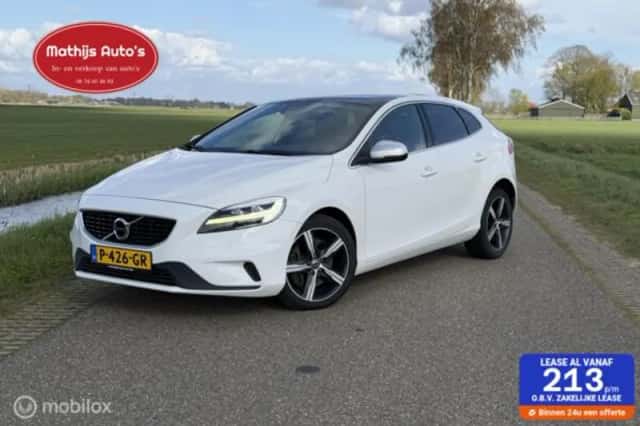 Volvo V40 (2017) thumbnail 1