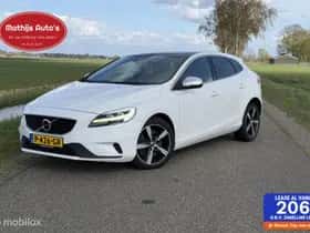 Volvo V40 (2022)