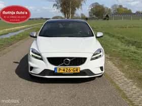 Volvo V40 (2022) thumbnail 2
