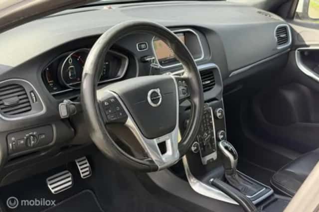 Volvo V40 (2022) thumbnail 11