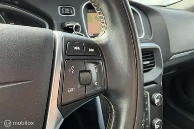 Volvo V40 (2022) thumbnail 14