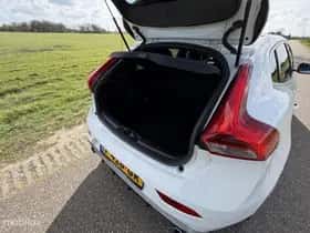 Volvo V40 (2022) thumbnail 17