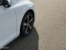 Volvo V40 (2022) thumbnail 19