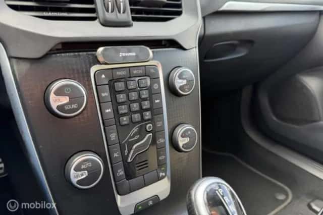 Volvo V40 (2022) thumbnail 21