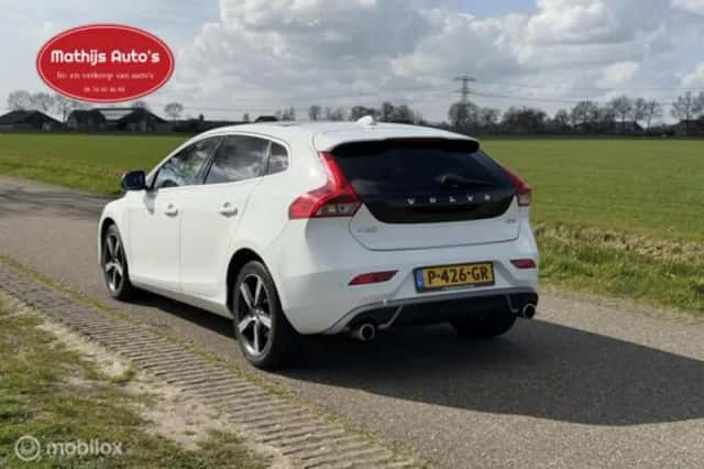 Volvo V40 (2017) thumbnail 4