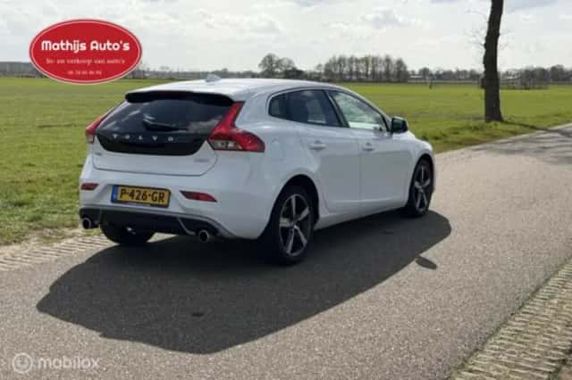 Volvo V40 (2017) thumbnail 6