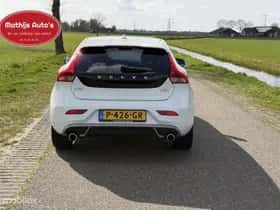 Volvo V40 (2022) thumbnail 8