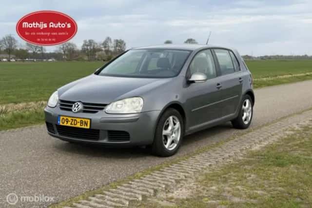 Volkswagen Golf (2008) thumbnail 3