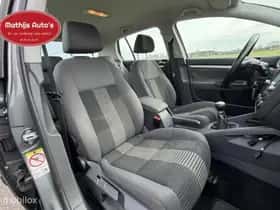 Volkswagen Golf (2008) thumbnail 5