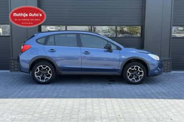 Subaru XV (2013) thumbnail 2