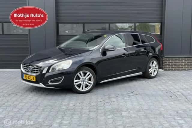 Volvo V60 (2012) thumbnail 1