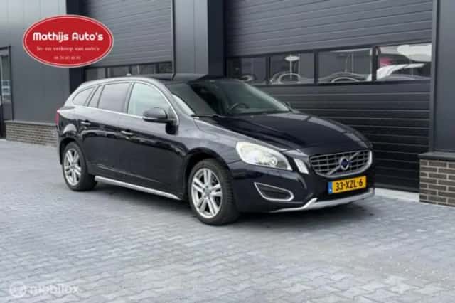 Volvo V60 (2012) thumbnail 2