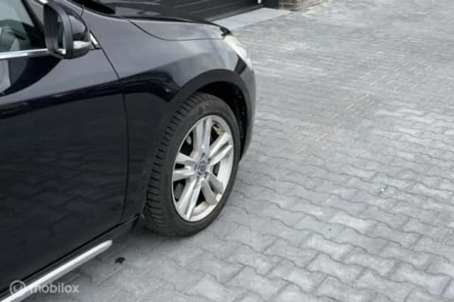 Volvo V60 (2012) thumbnail 11