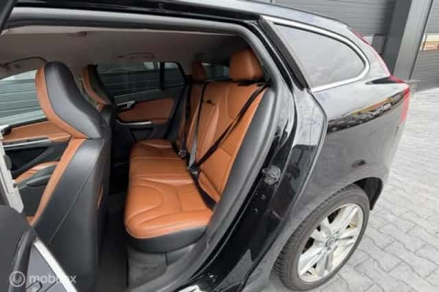 Volvo V60 (2012) thumbnail 14