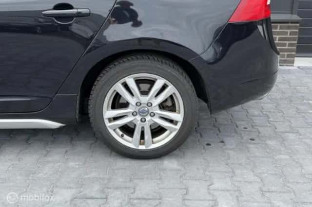 Volvo V60 (2012) thumbnail 15