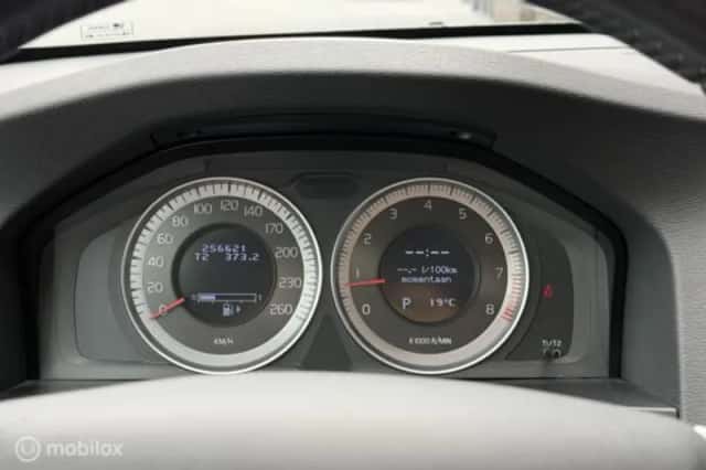 Volvo V60 (2012) thumbnail 21